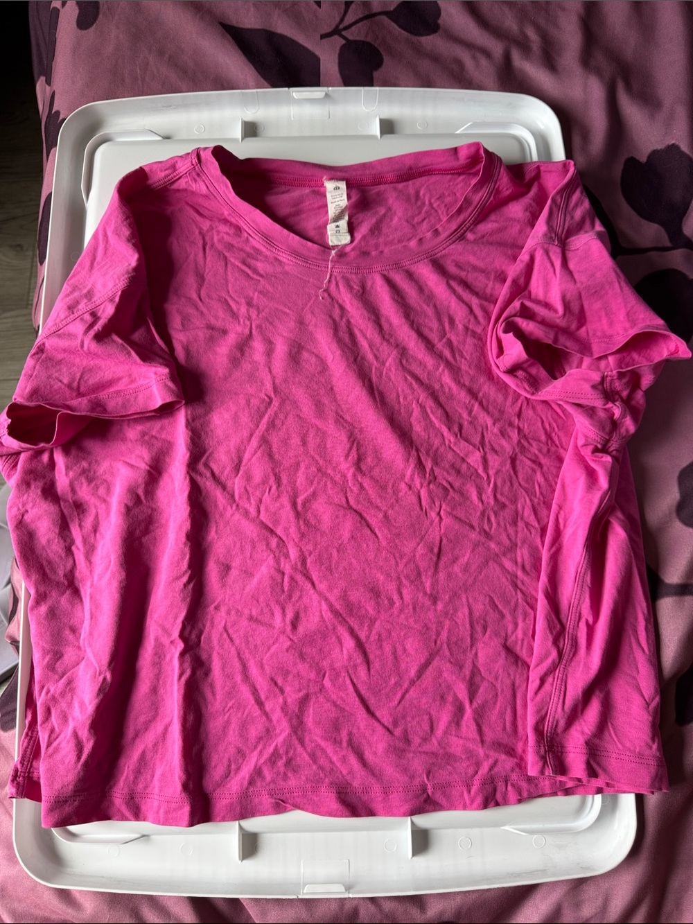 lululemon athletica Women's Scoop Neck Tee - Bright Pink